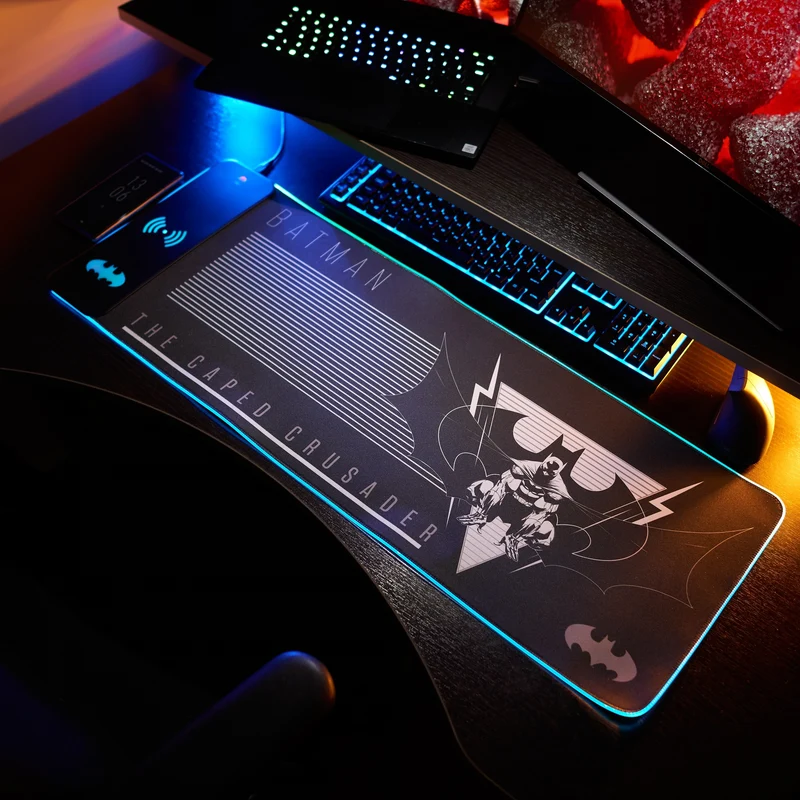 DC Comics Batman XL Gamer-Mauspad mit Kontaktlosem Ladegerät