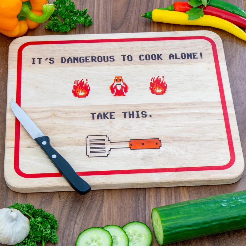Schneidebrett Dangerous to cook alone