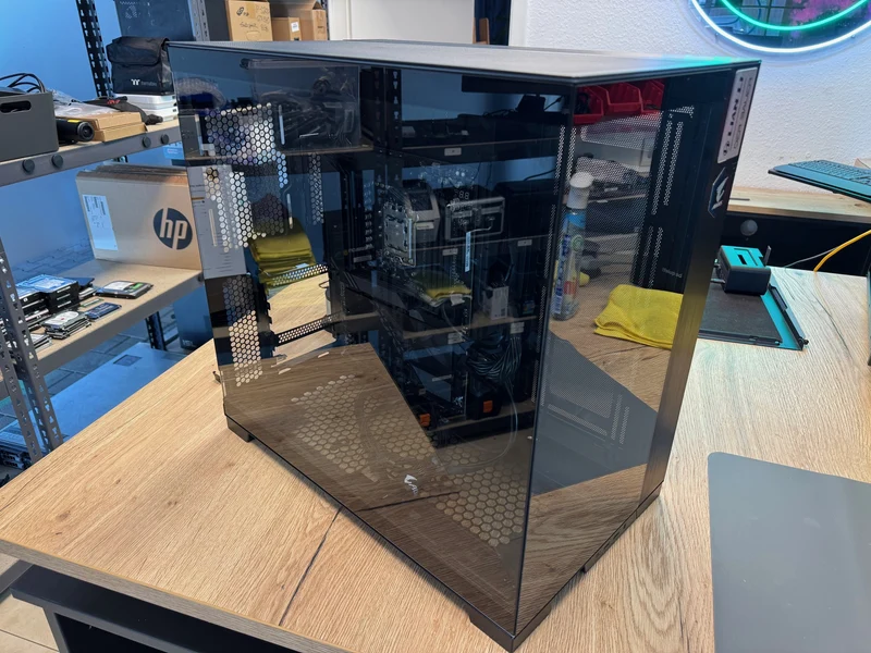PC-Gehäuse / Mainboard / CPU / Netzteil