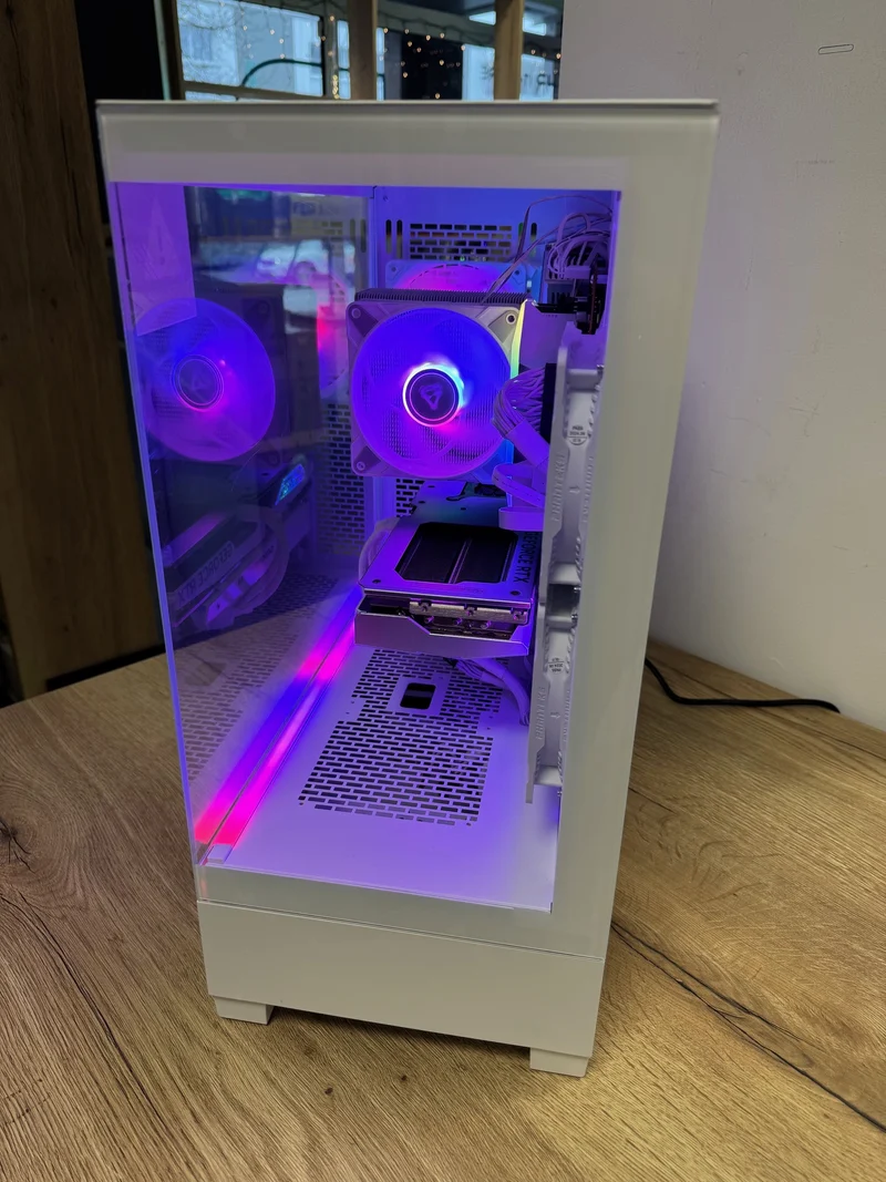 Phanteks XT View i5-13600K 4070 32GB DDR5